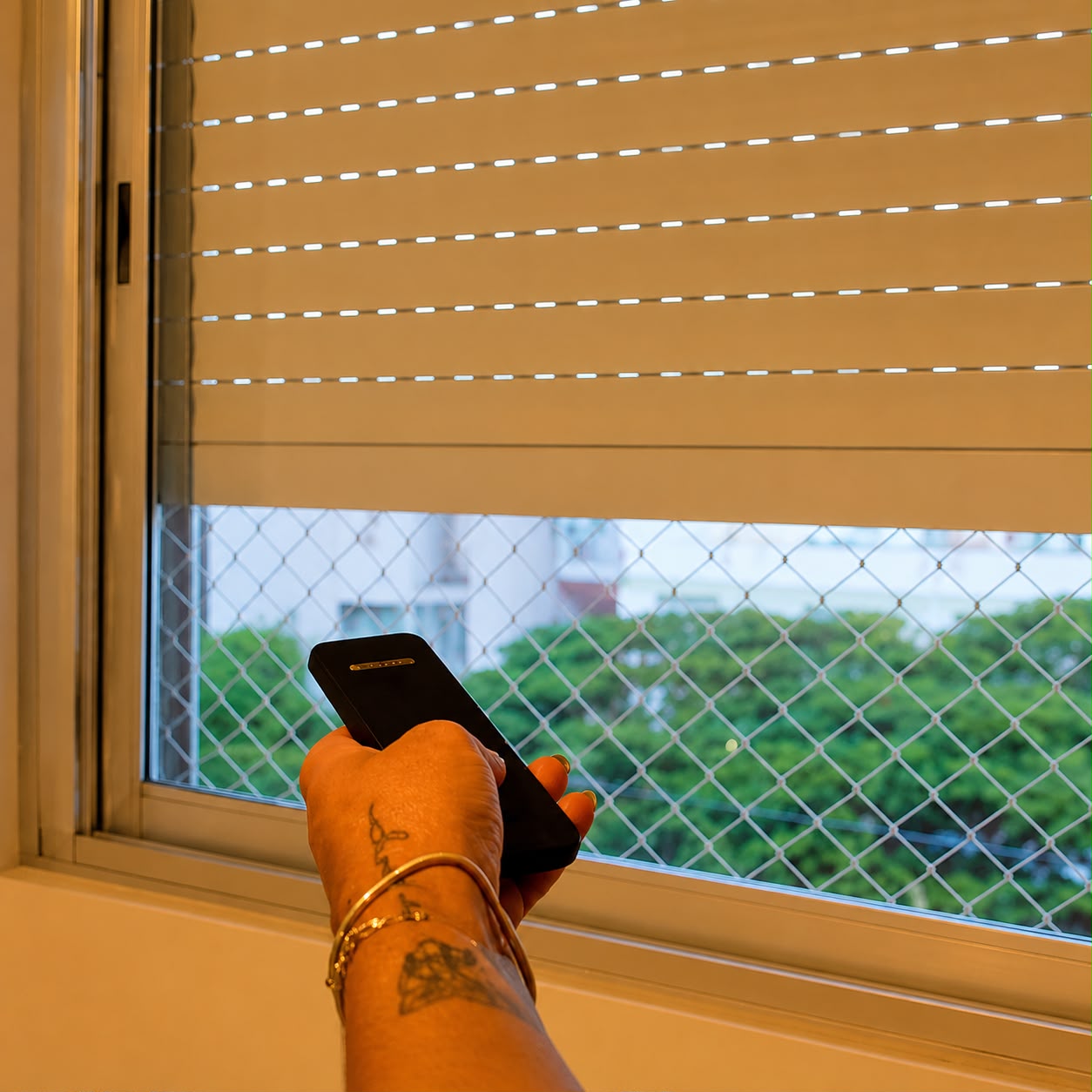 Persianas automatizadas controladas por smartphone